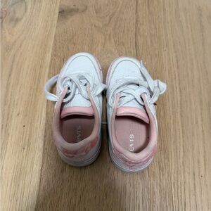 Levi's Kids Sneakers in White and Pink